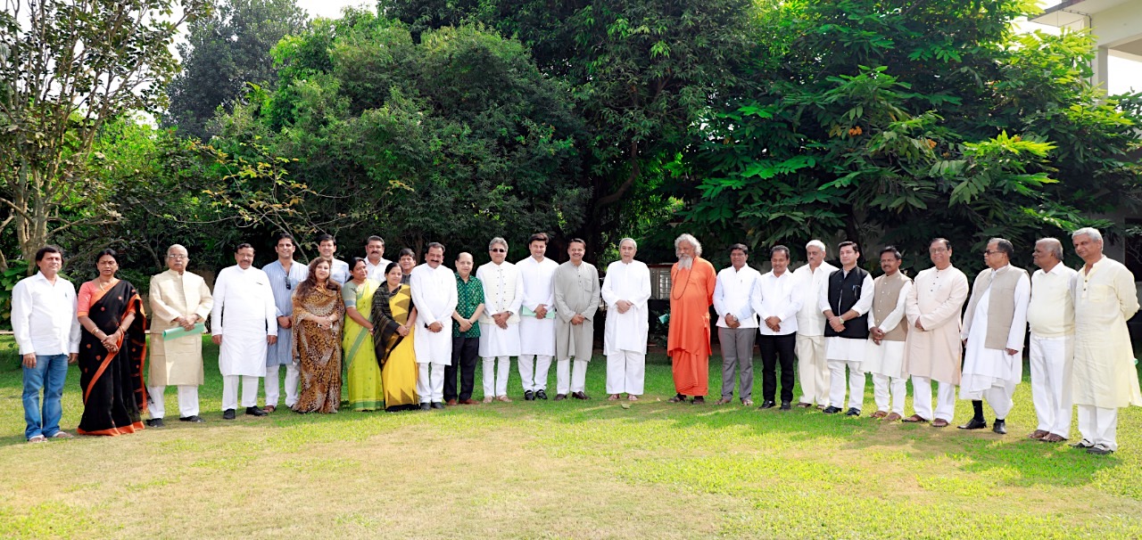 Odisha Politics BJD Naveen Patnaik Group Photo